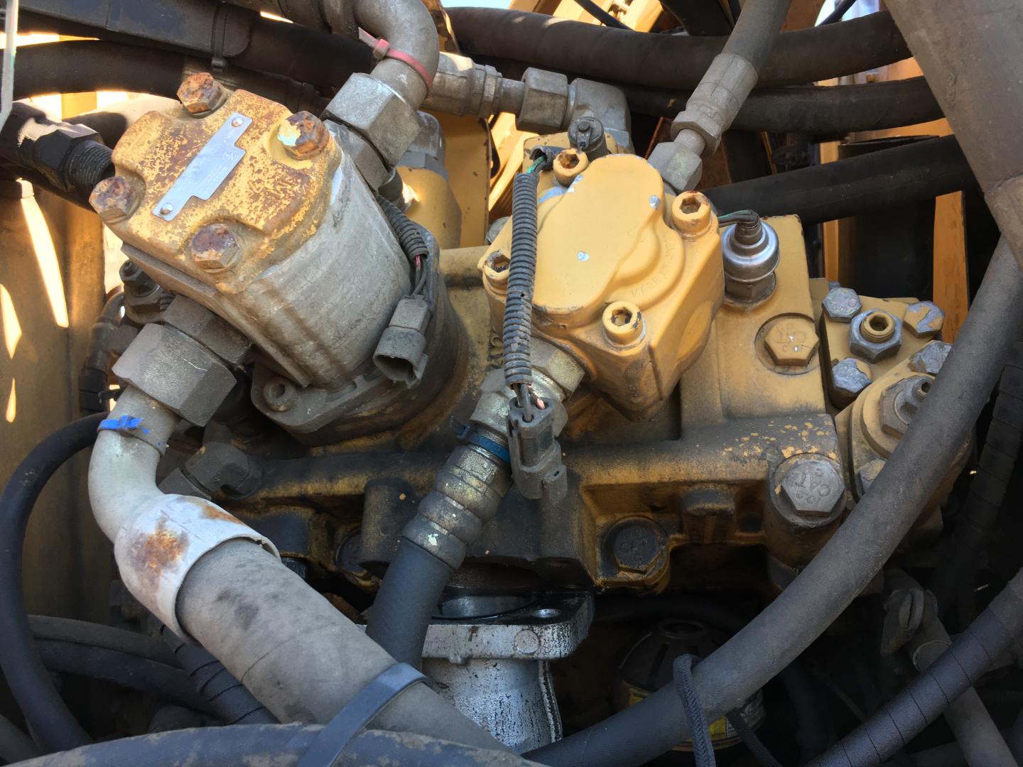 ./imagenes/INVOICE/2019/16730/EXCAVADORA FERROVIARIA CAT 312 (38).JPG